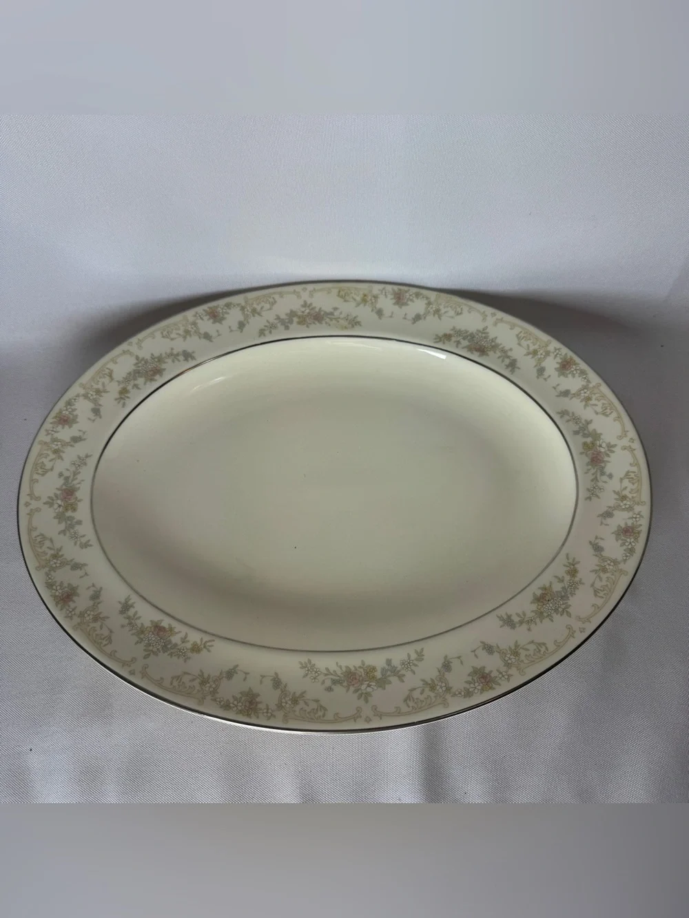 Royal Doulton Diana H5079 Medium Oval Serving Platter (13 1/2